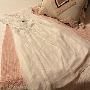 White swimsuit cover, tunic, or short dress